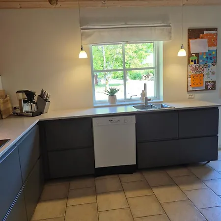 Fredfyldt Skovbolig Med Udespa
